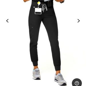 FIGS Zamora Jogger Scrubs in Black